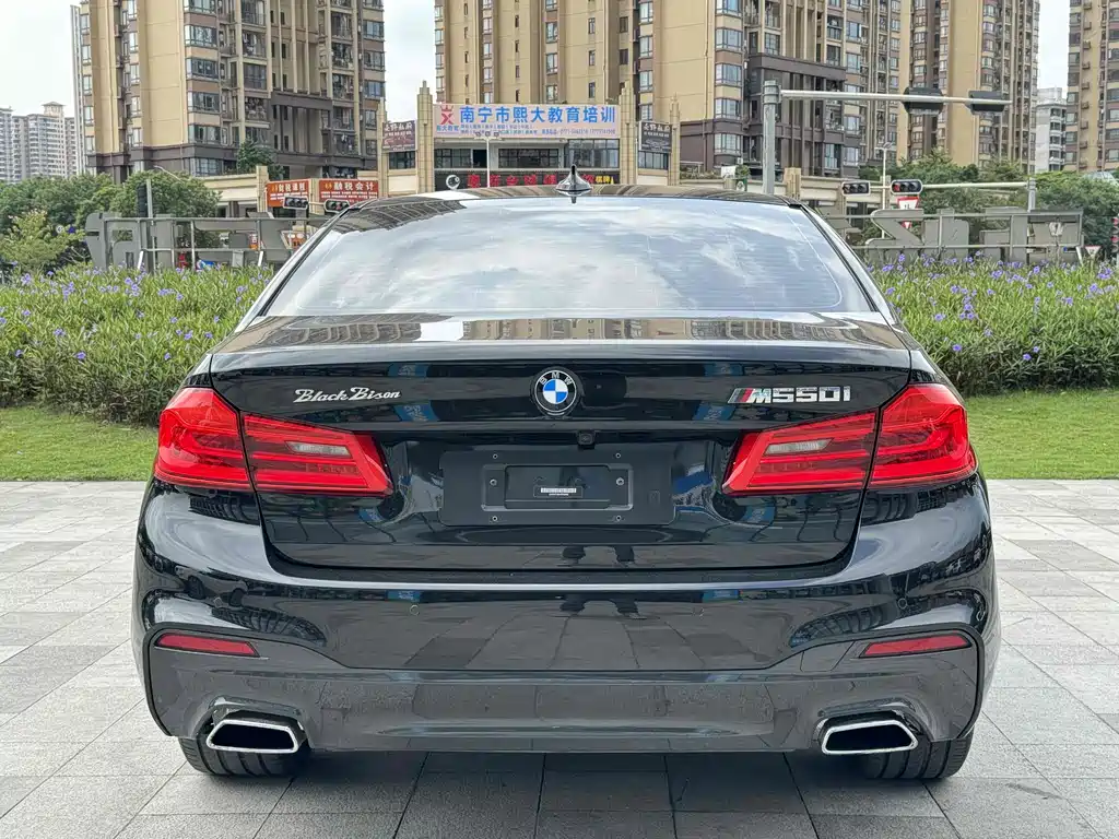 BMW 5 SERIES