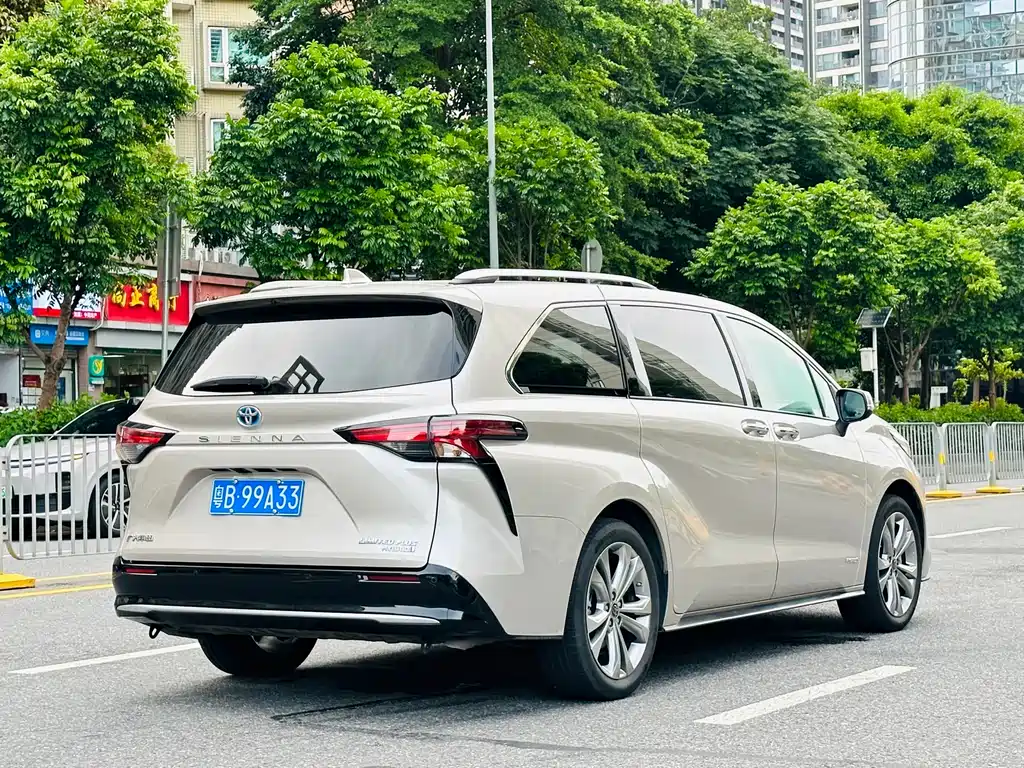 Toyota Sienna 2024 2.5L Luxury