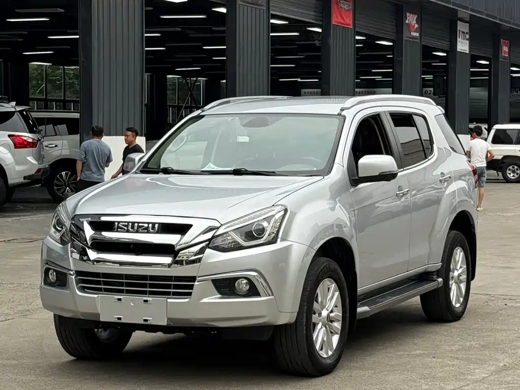 Isuzu MU-X 2022