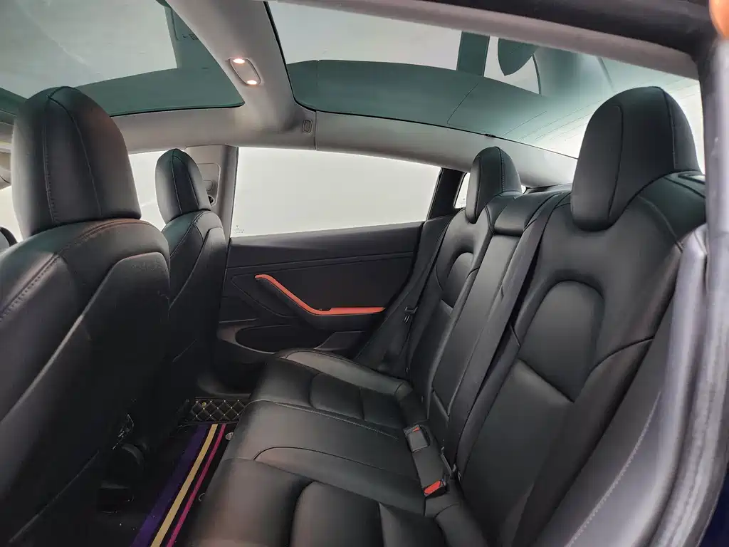 Tesla Model 3 — миниатюра 9