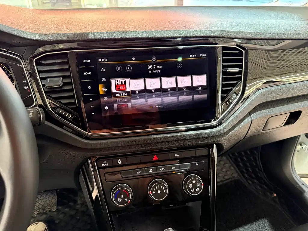 VOLKSWAGEN T ROC EXPLORING SONGS