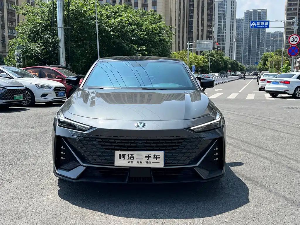 Changan UNI-V 2022 1.5T Luxury