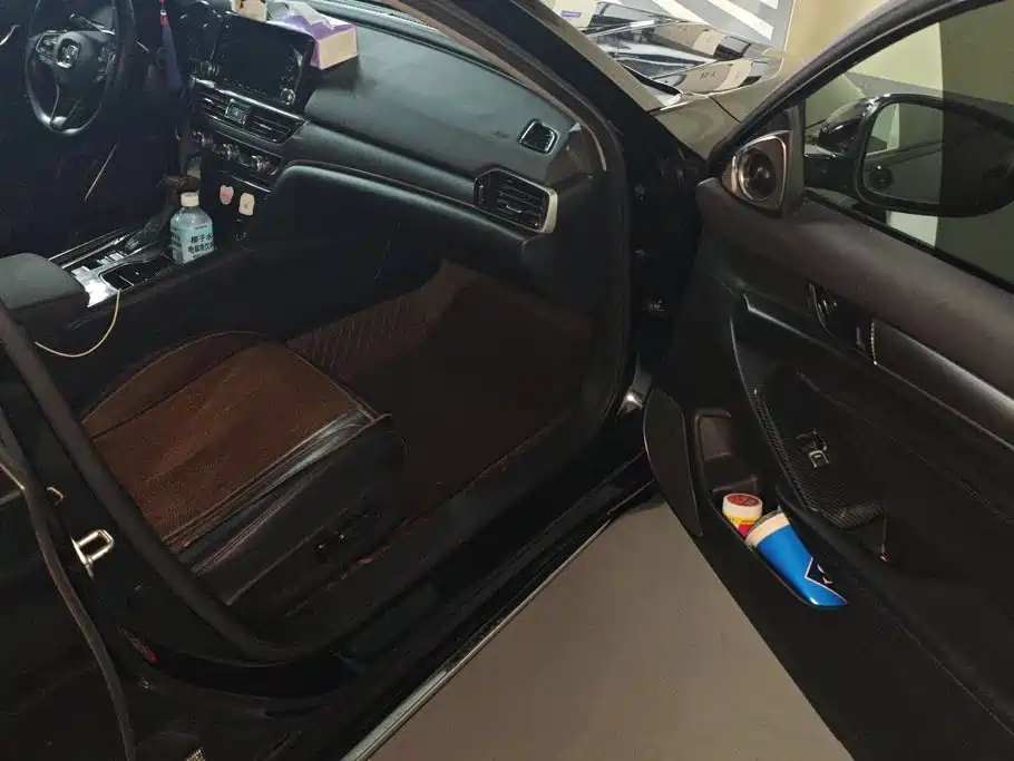 Honda Accord — миниатюра 8