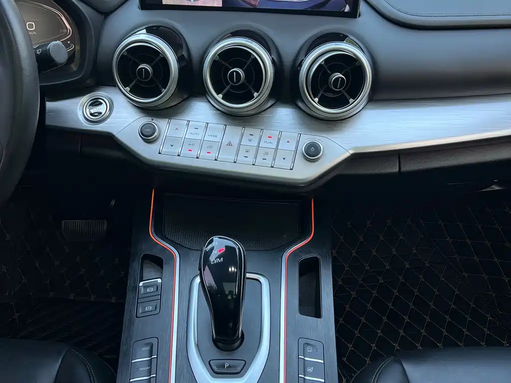 Wey Wey VV7 — миниатюра 9