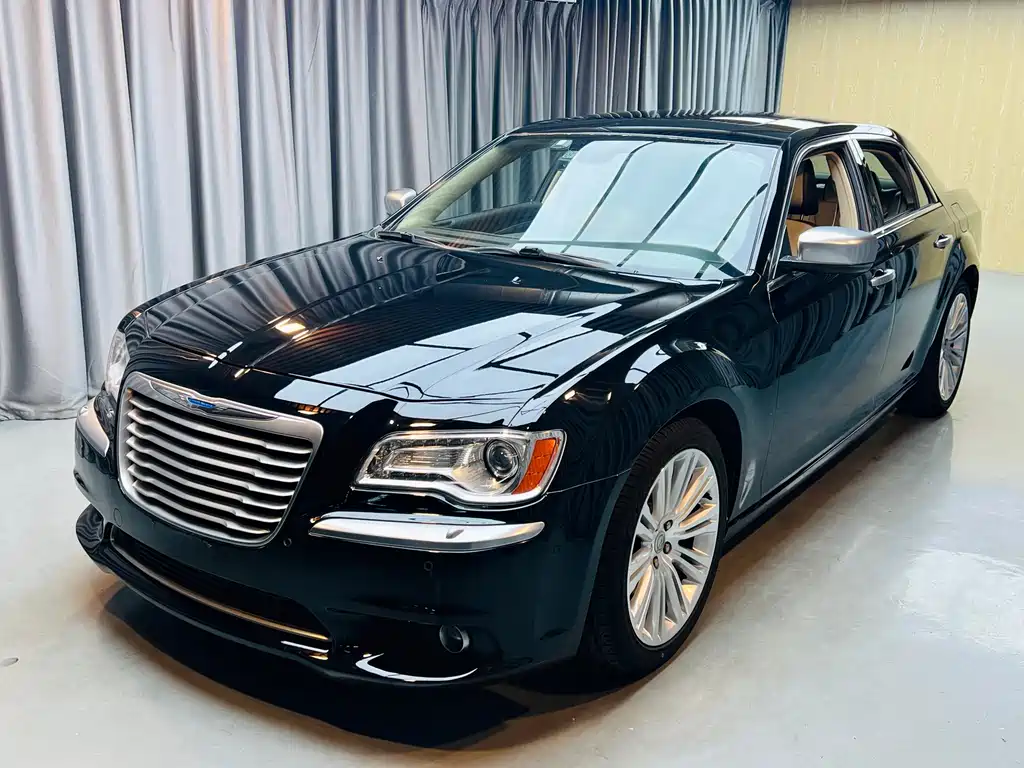 Купить Chrysler 300C