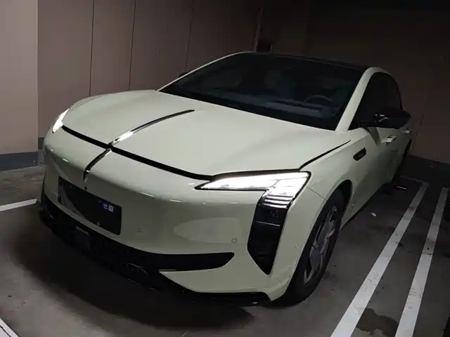 2026 Hongqi EH7