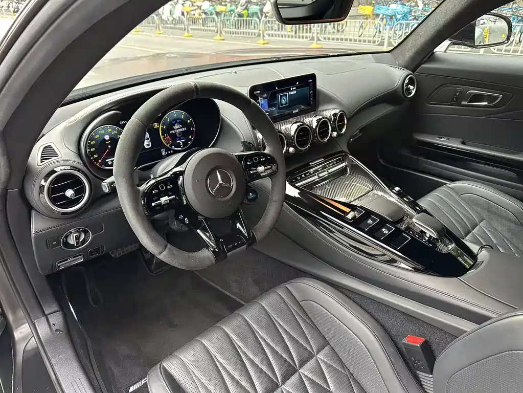 MERCEDES-BENZ AMG GT