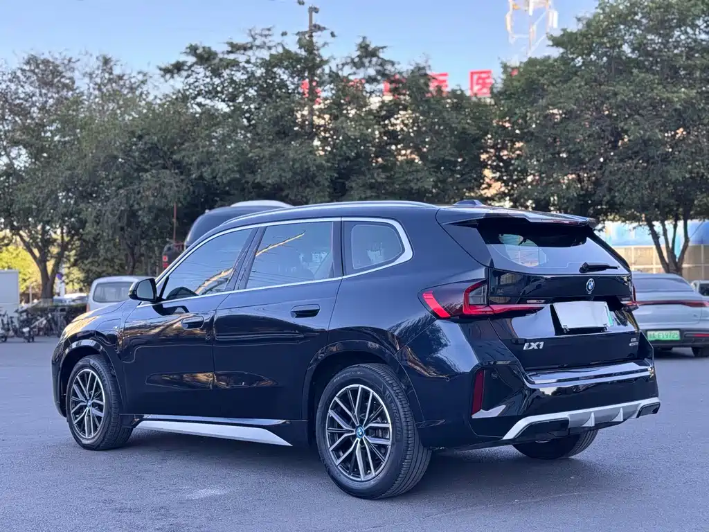 BMW iX1 — миниатюра 12