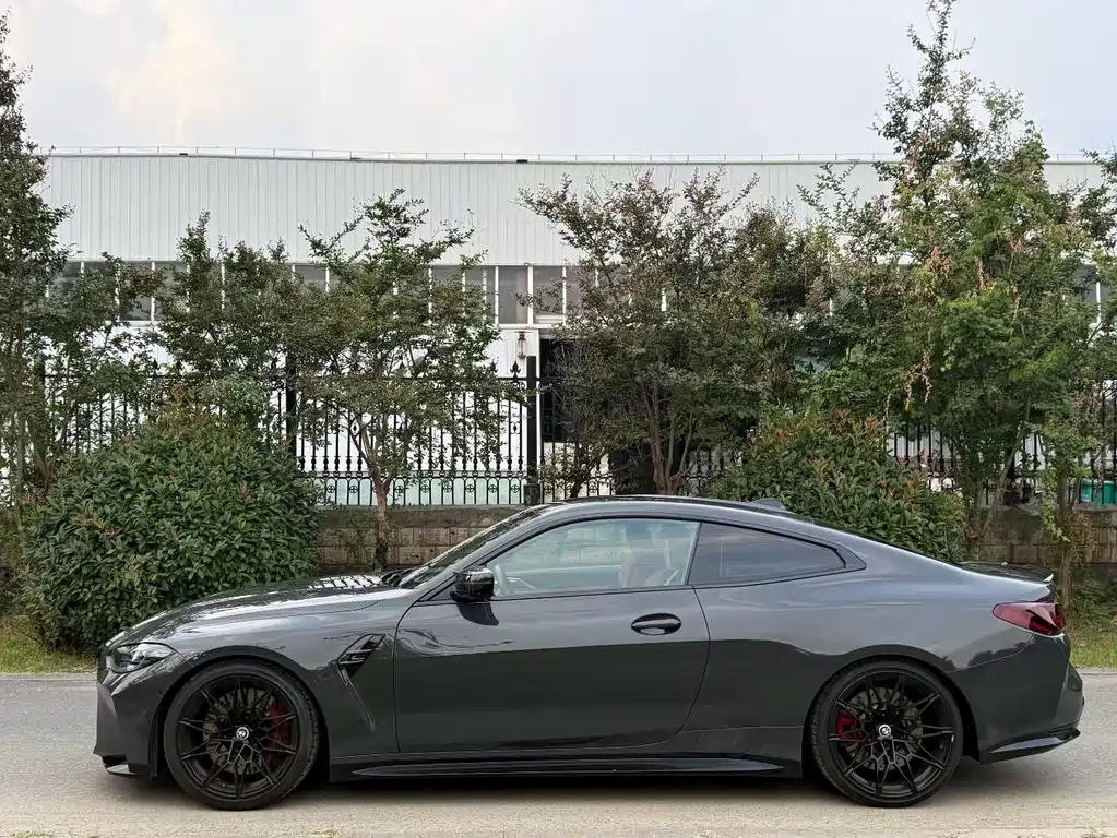 BMW M4 — миниатюра 2