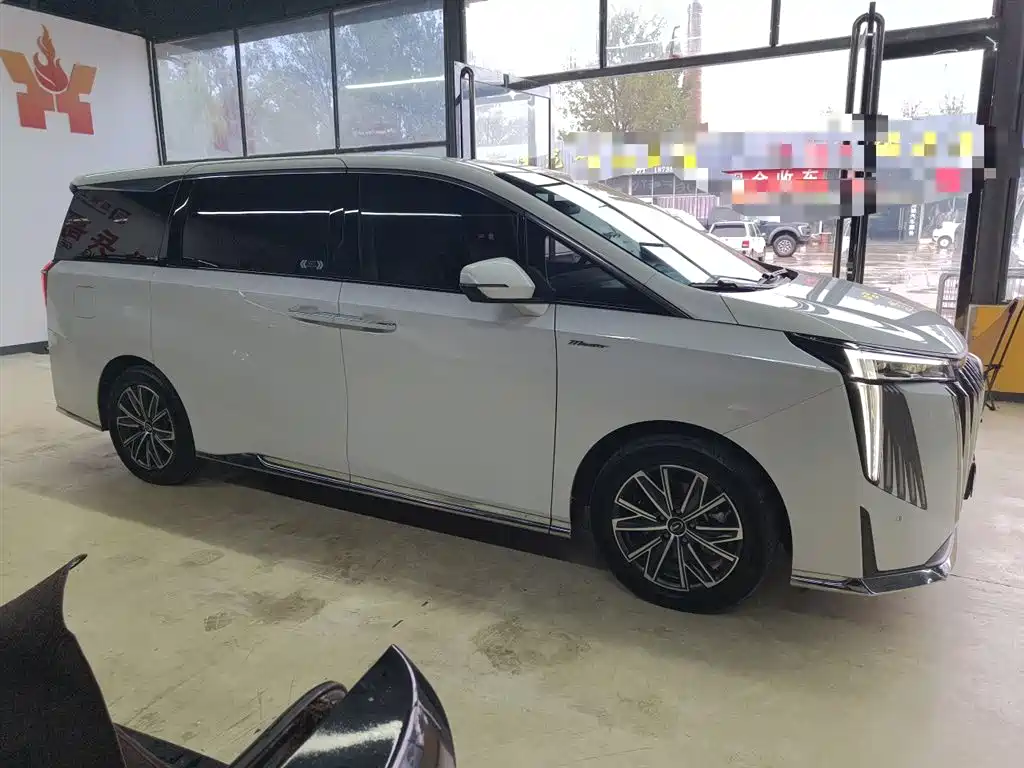 GAC TRUMPCHI M8