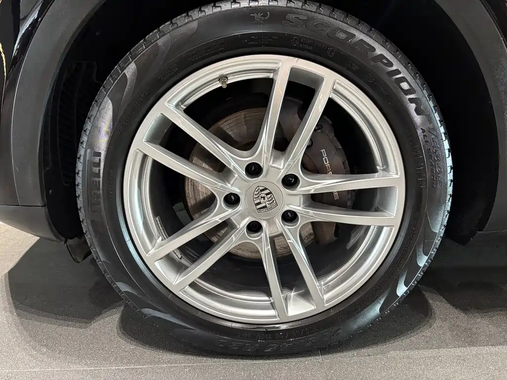 Porsche Cayenne — миниатюра 22