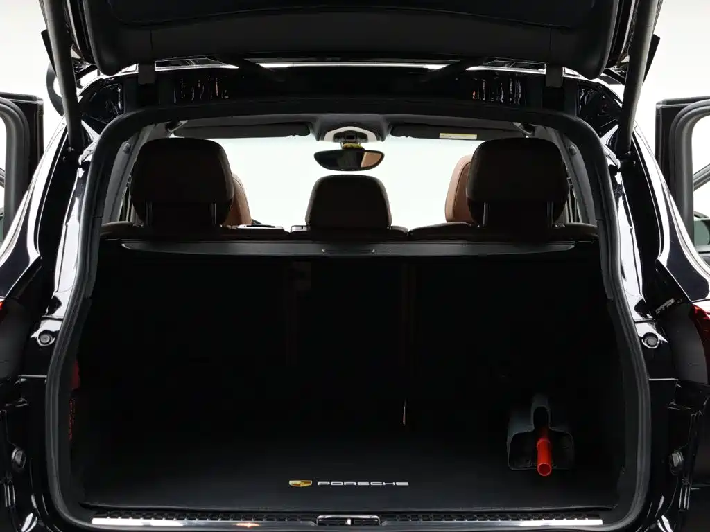 Porsche Cayenne — миниатюра 10