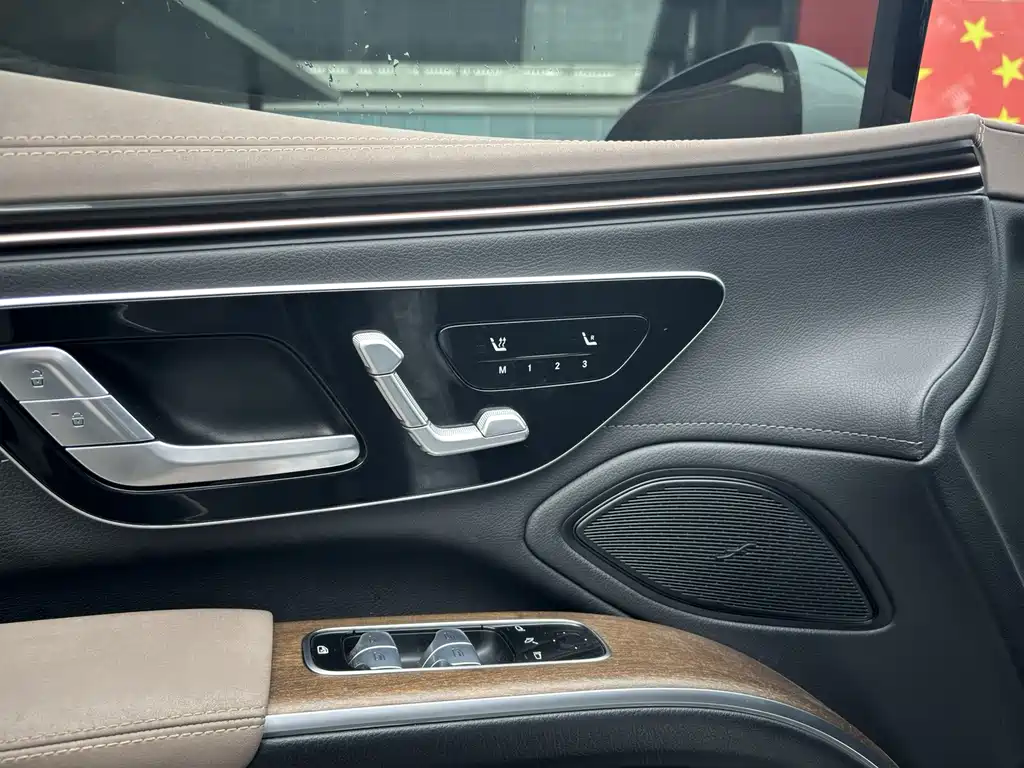Mercedes-Benz EQS — миниатюра 10