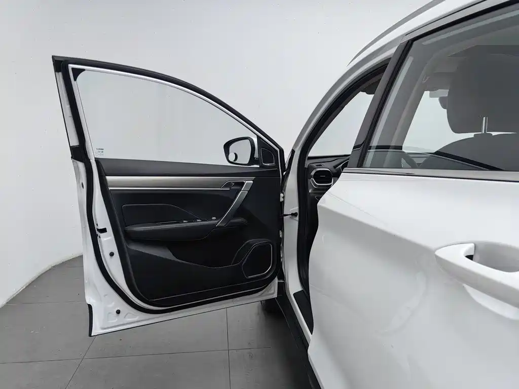 Geely Binyue — миниатюра 8