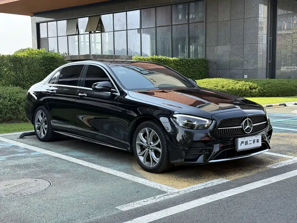 Mercedes-Benz E-Class — миниатюра 3