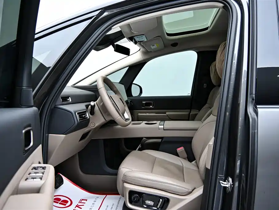 Li Auto MEGA 2025 Home