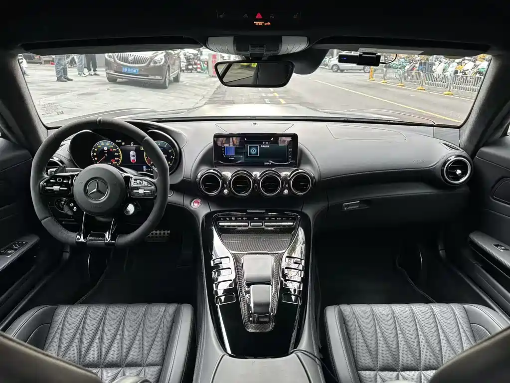 MERCEDES-BENZ AMG GT