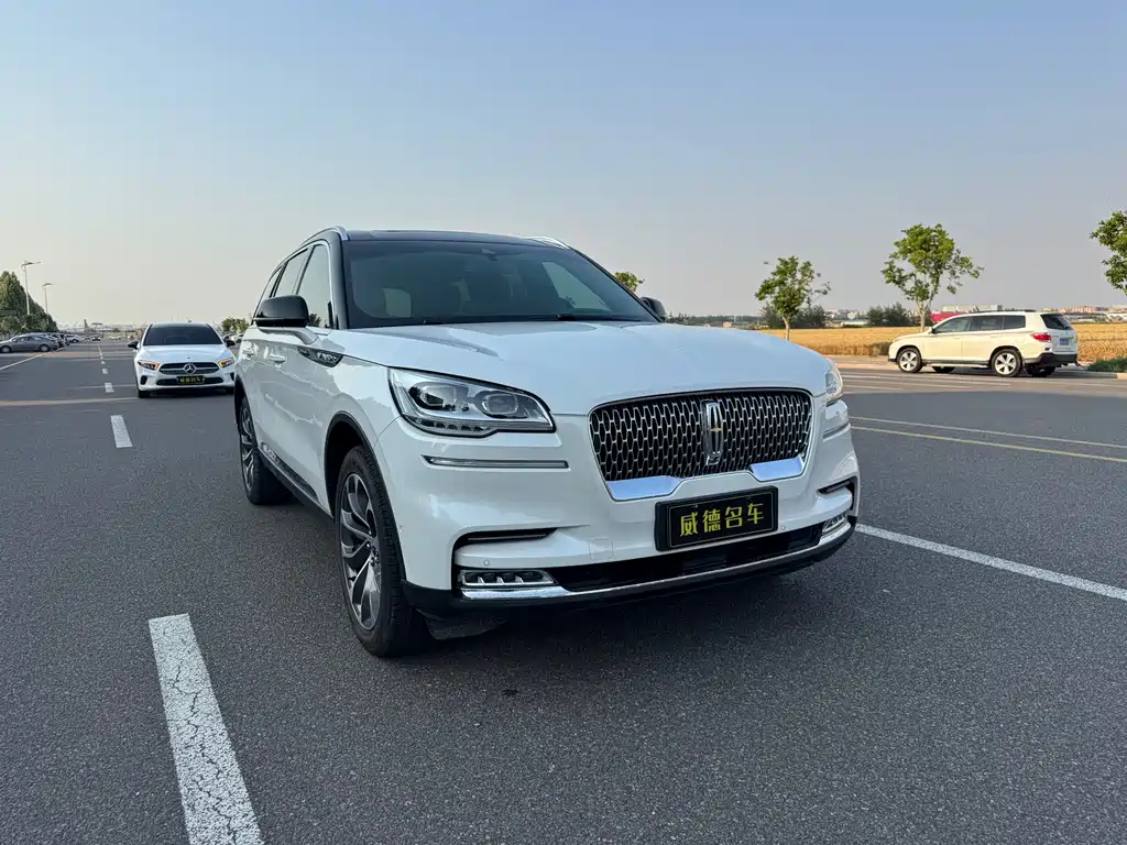 Lincoln Aviator 3.0T V6 4WD Executive Edition, фото 2
