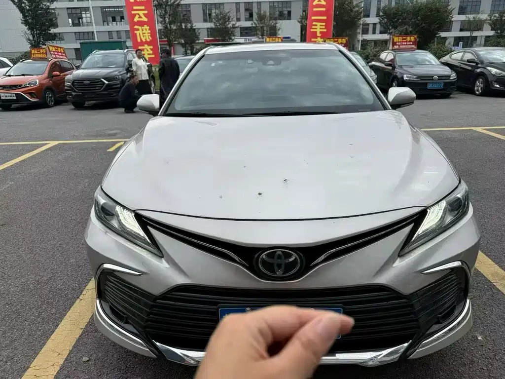 Toyota Camry — миниатюра 2