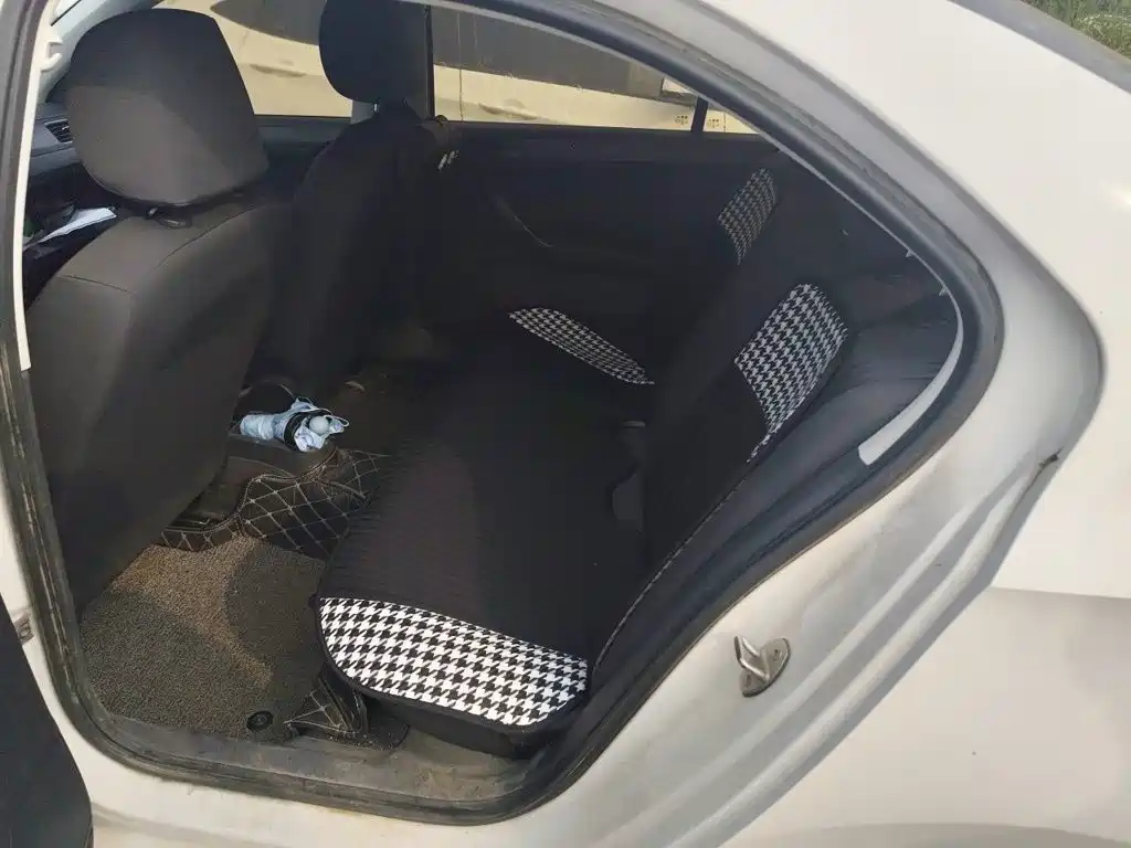 Volkswagen Santana — миниатюра 18