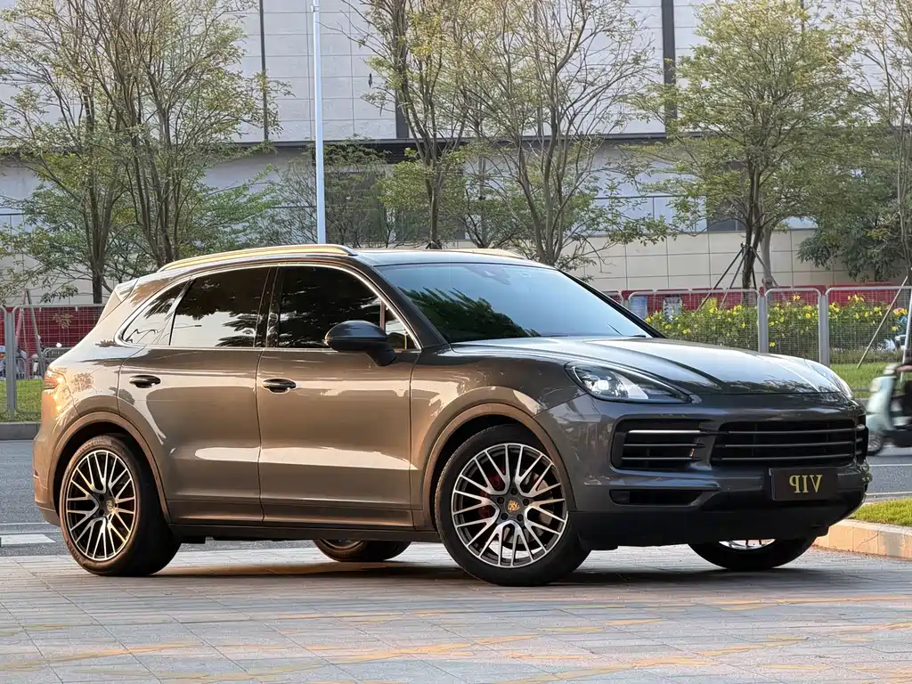 Porsche Cayenne — миниатюра 12