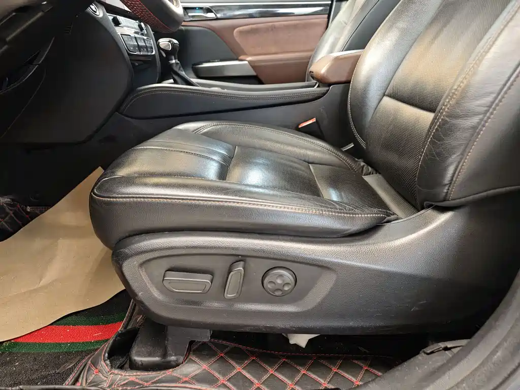 GAC GS8 2017 320T Luxury Smart Connect （ мест）