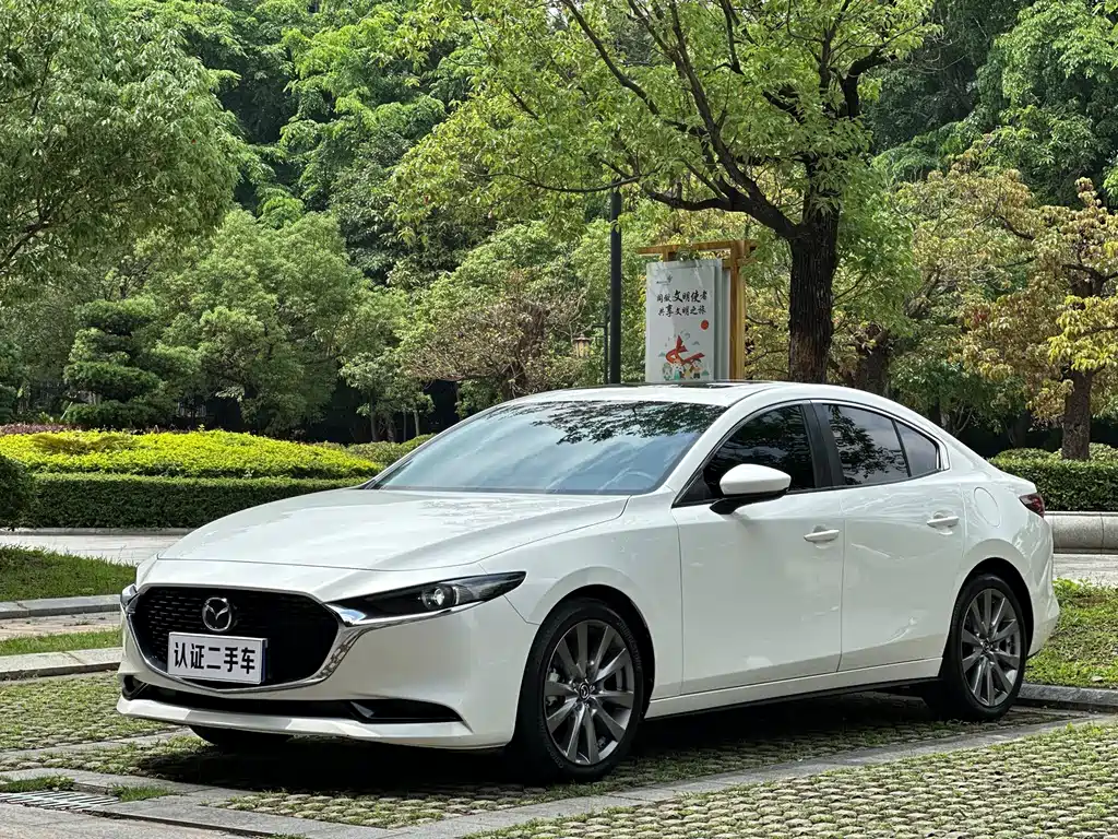 Mazda 3 Axela 2022