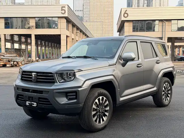 2025 TANK 700