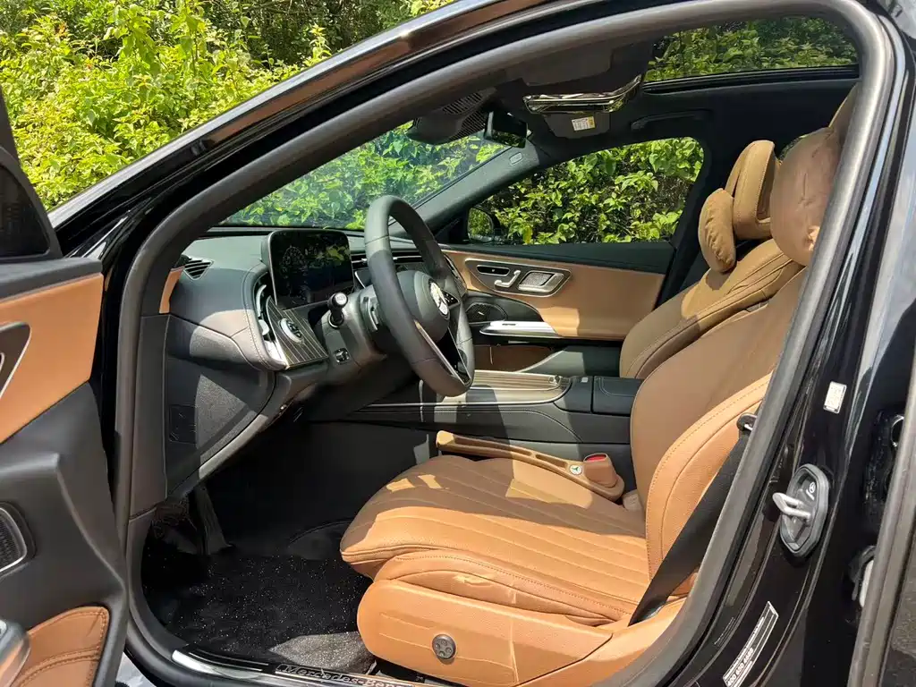 Mercedes-Benz E-Class — миниатюра 5