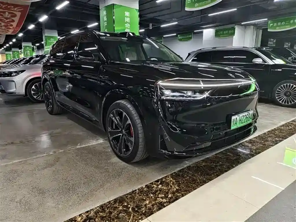 Aito M8 2025 Max+ 53.4kWh 5 мест (192 ）