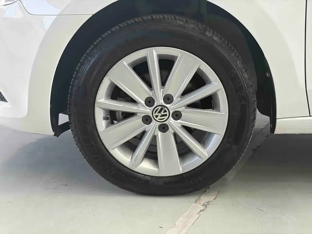 Volkswagen Jetta — миниатюра 11