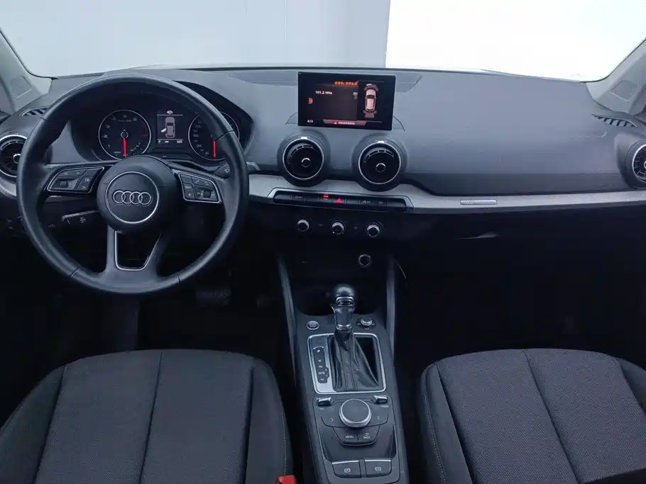 Audi Q2L — миниатюра 12
