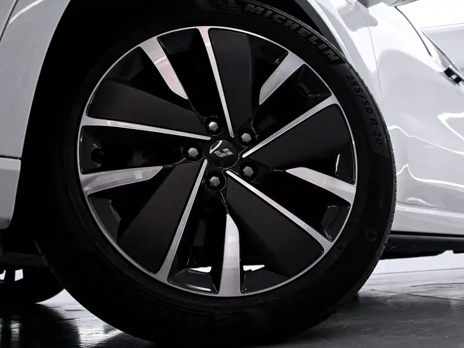 Li Auto Li L8 — миниатюра 18