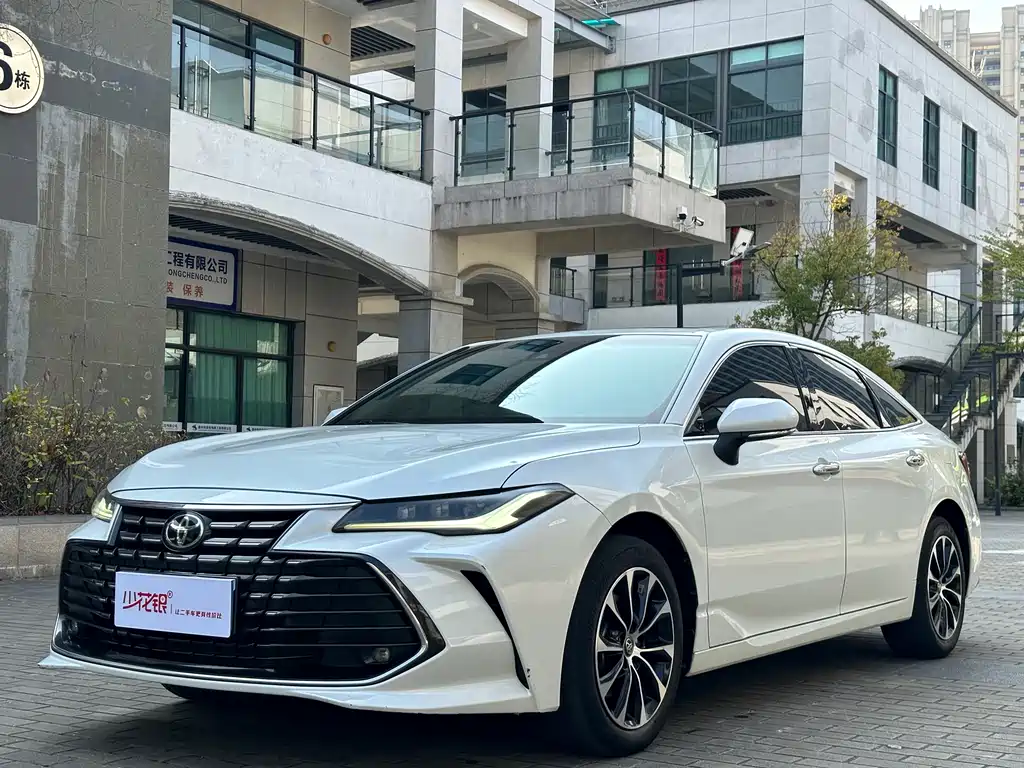 Купить Toyota Avalon