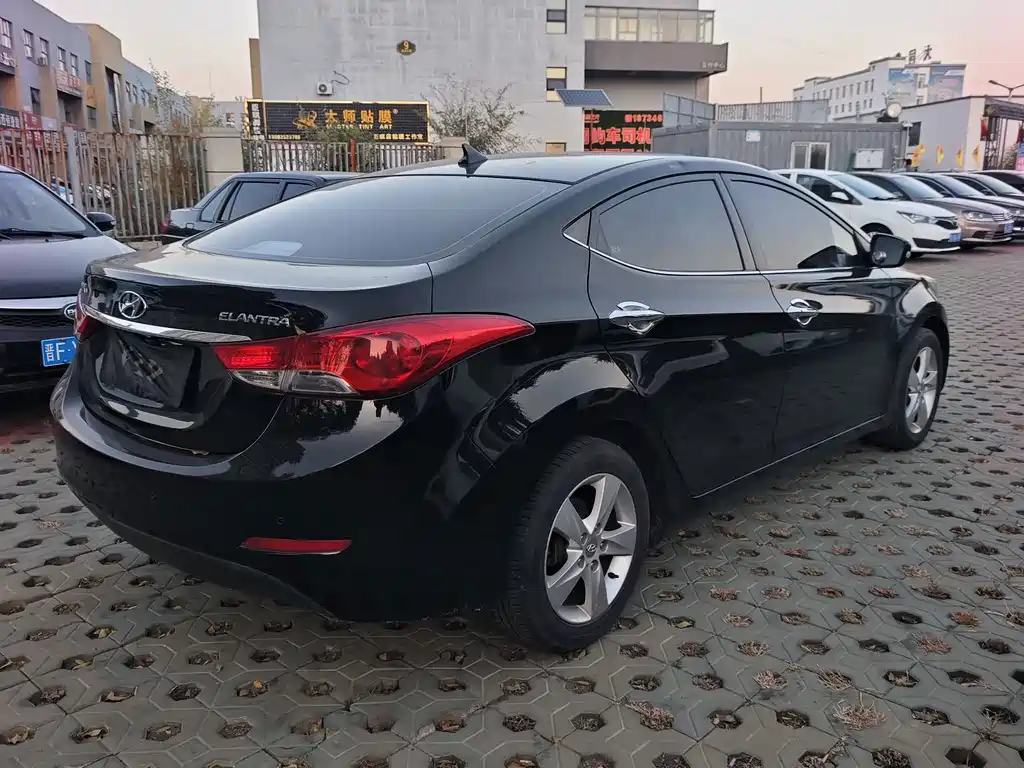 Hyundai Elantra Langdong — миниатюра 9