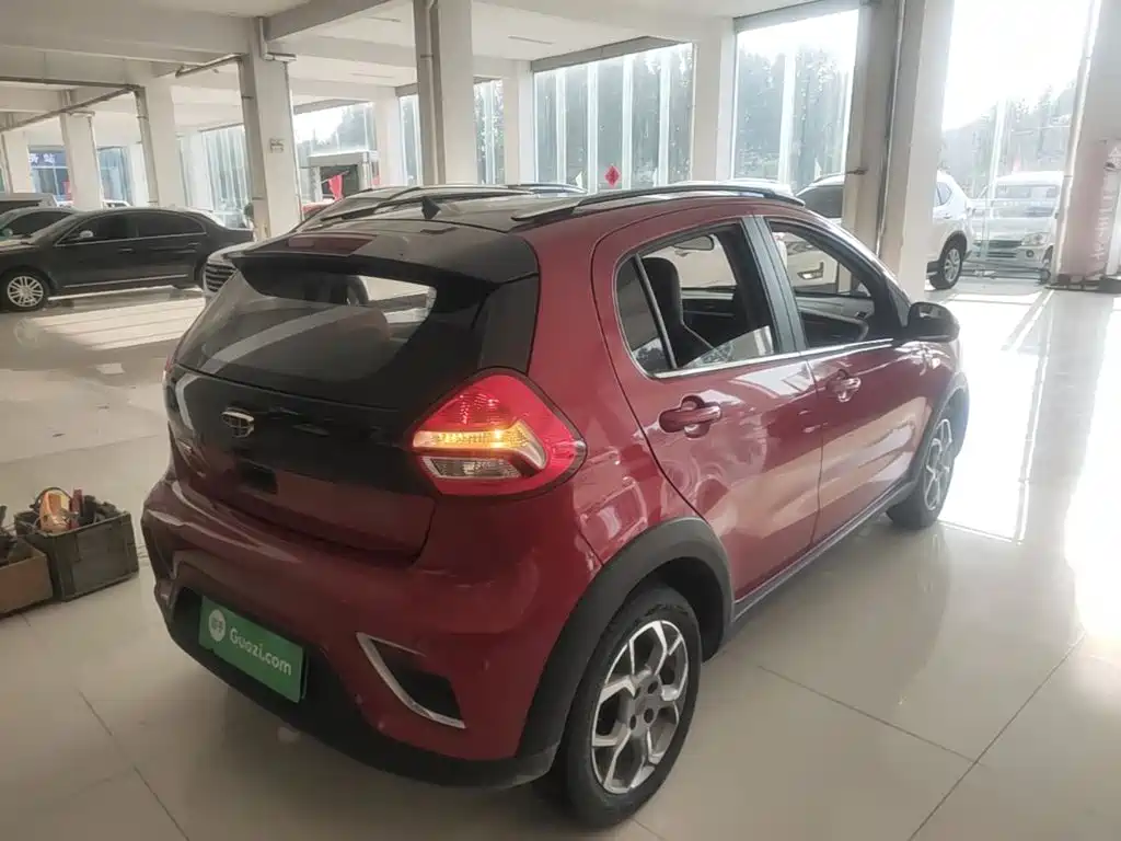 Geely Vision X1 — миниатюра 5