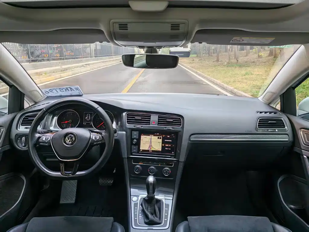 Volkswagen Golf — миниатюра 8