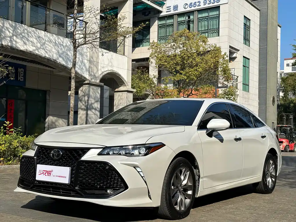 Купить Toyota Avalon