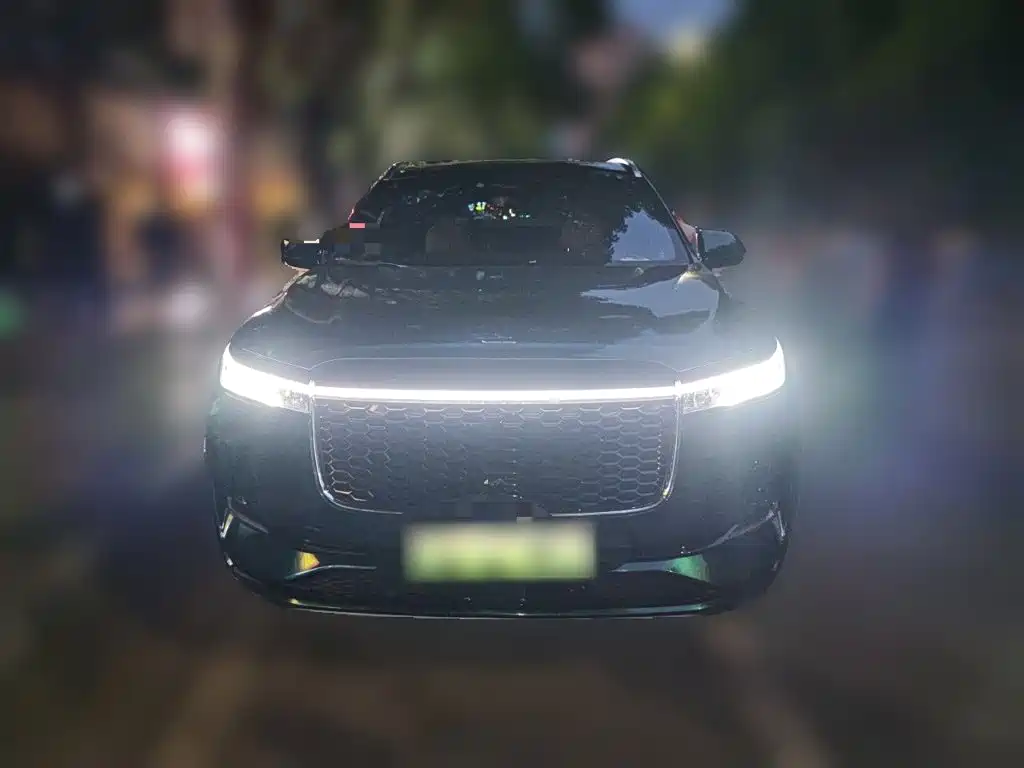 Li Auto Li ONE — миниатюра 2