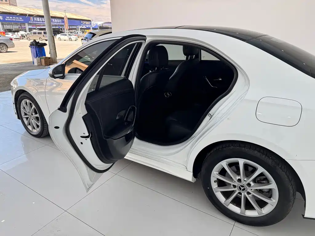 Mercedes-Benz A-Class — миниатюра 6