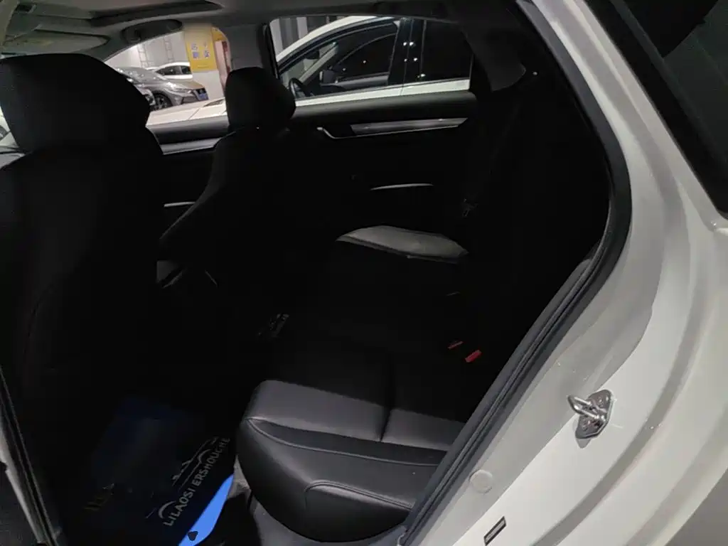 Honda Accord — миниатюра 17