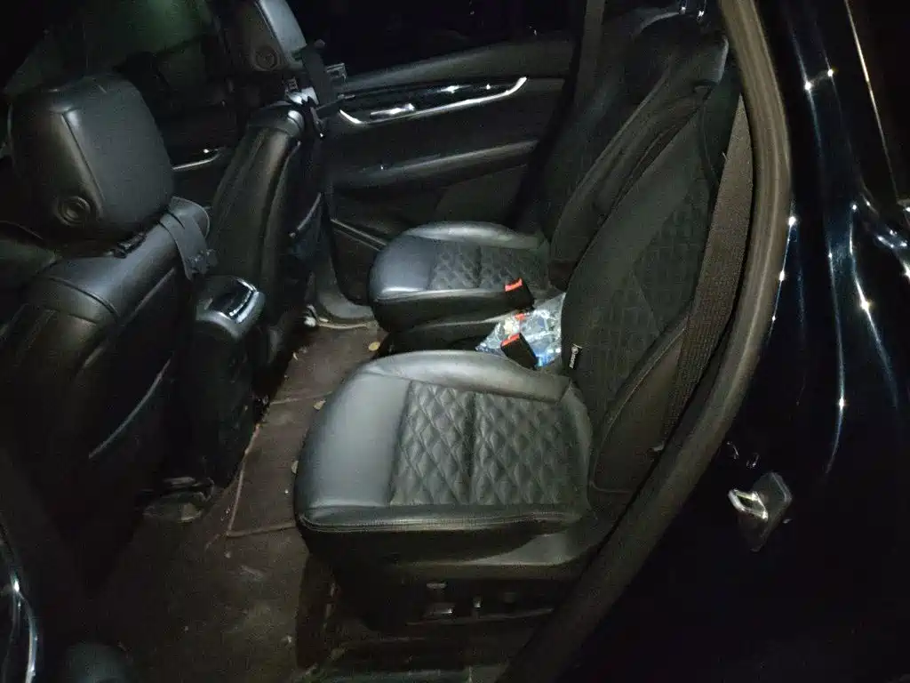 Cadillac XT6 — миниатюра 18