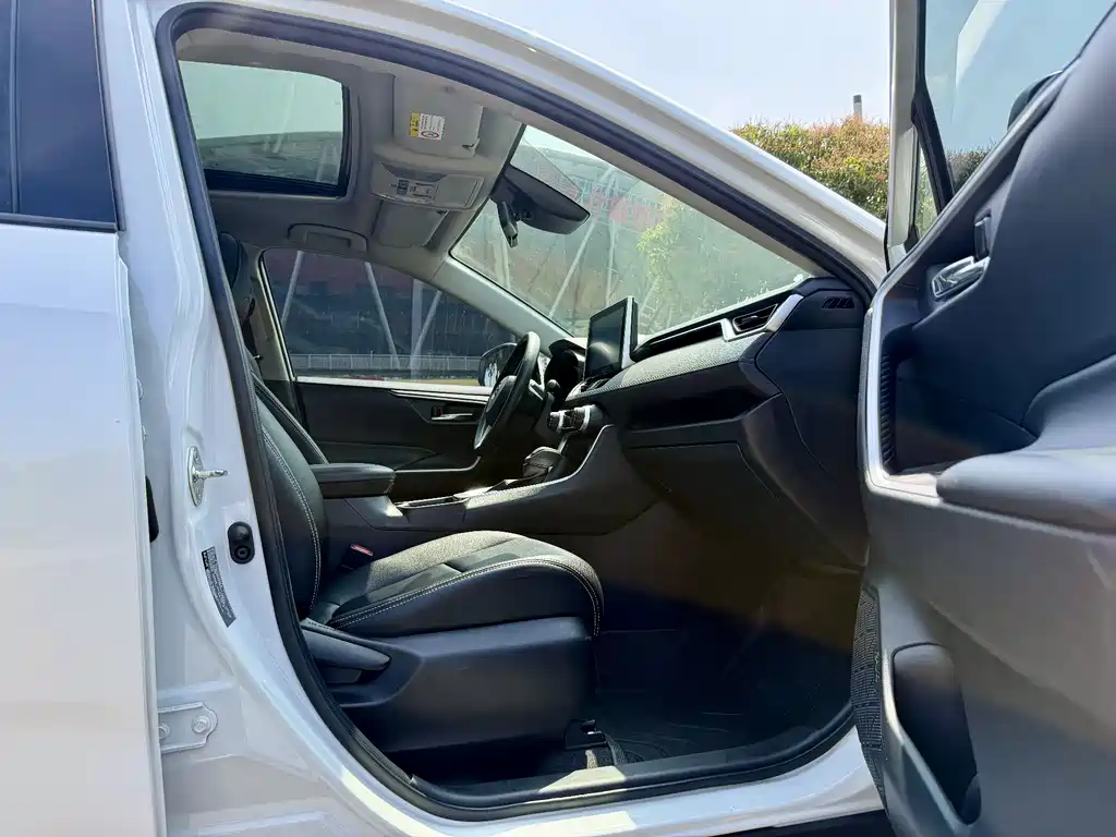 TOYOTA RAV4 RONGFANG