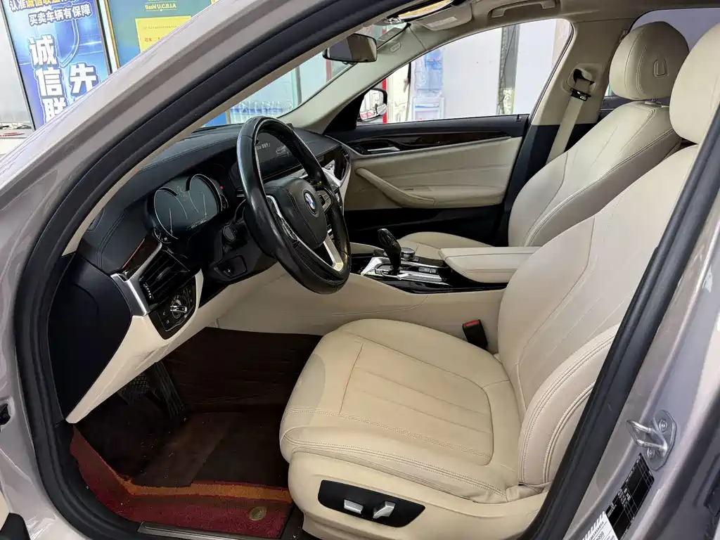 BMW 5 Series — миниатюра 3