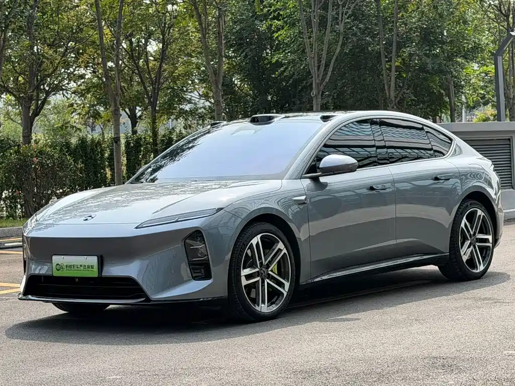 NIO ET5