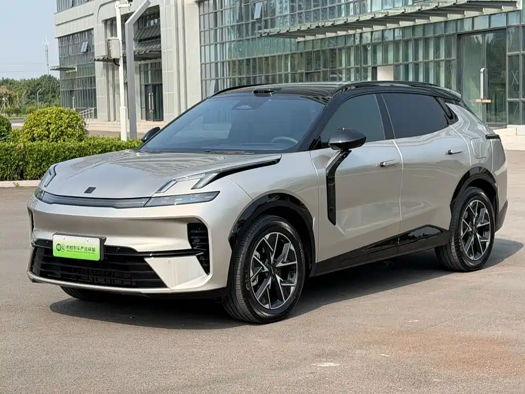Lynk & Co 08 EM-P