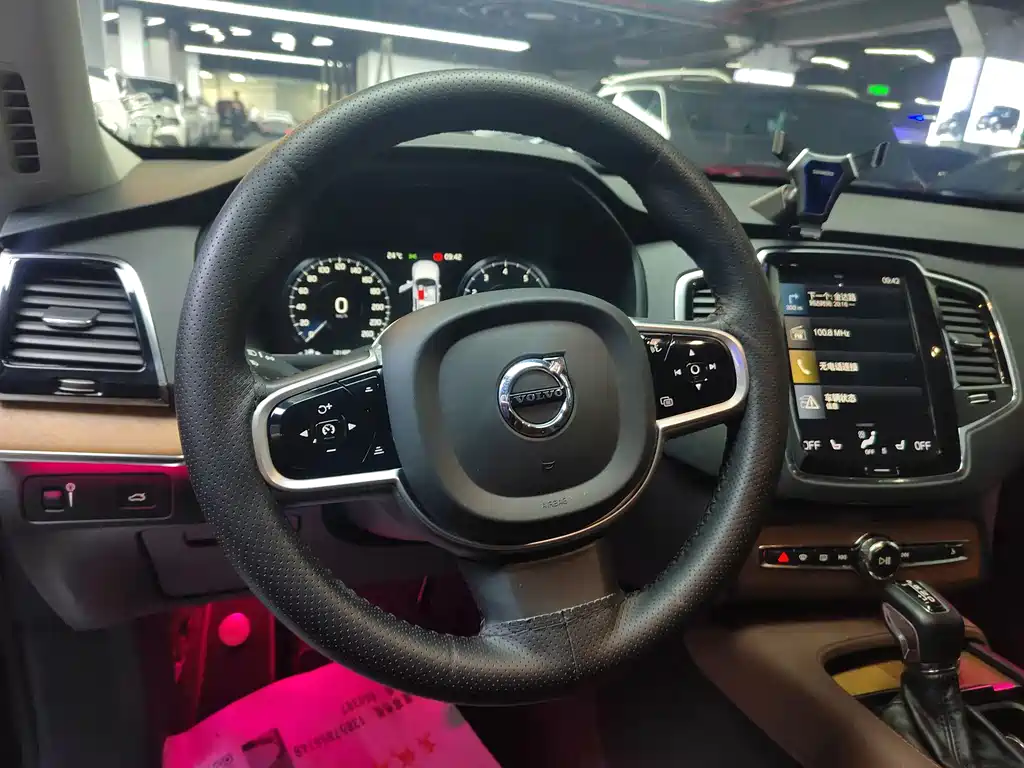 Volvo XC90 — миниатюра 6
