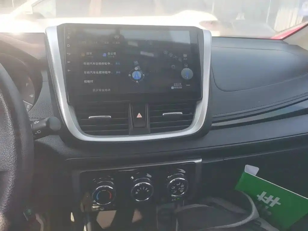 Toyota Yaris L — миниатюра 13