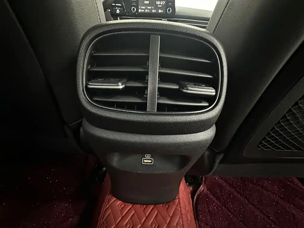 Hyundai Elantra — миниатюра 27