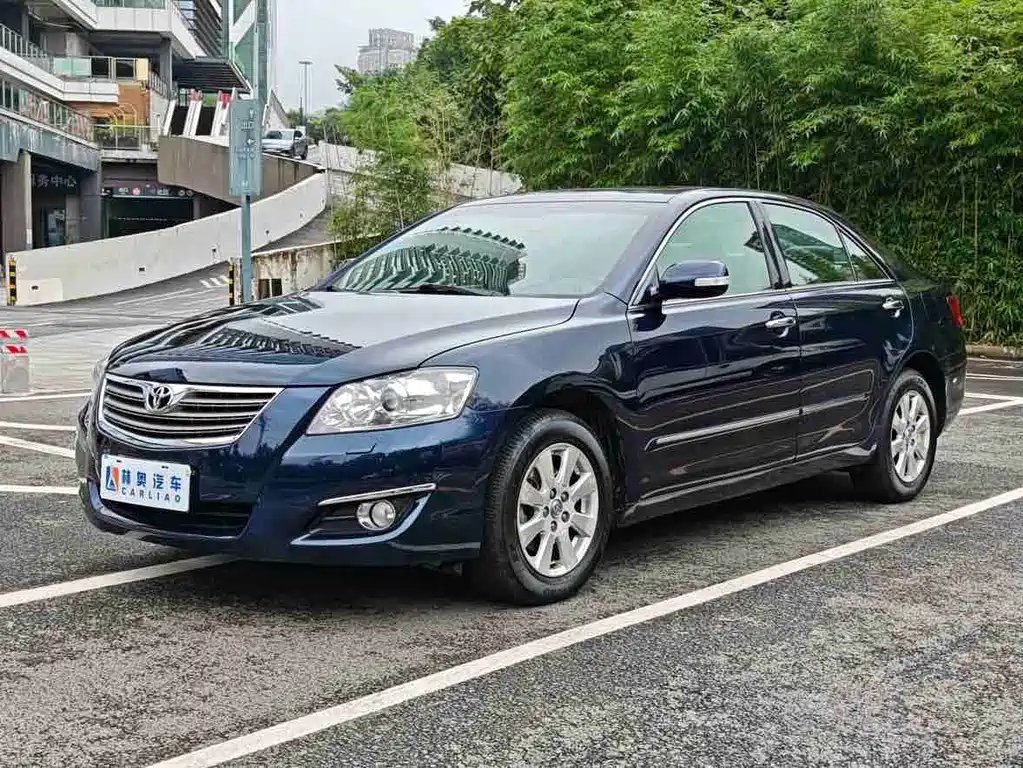 Toyota Camry — миниатюра 4